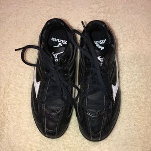 Mizuno Kids Black Cleats